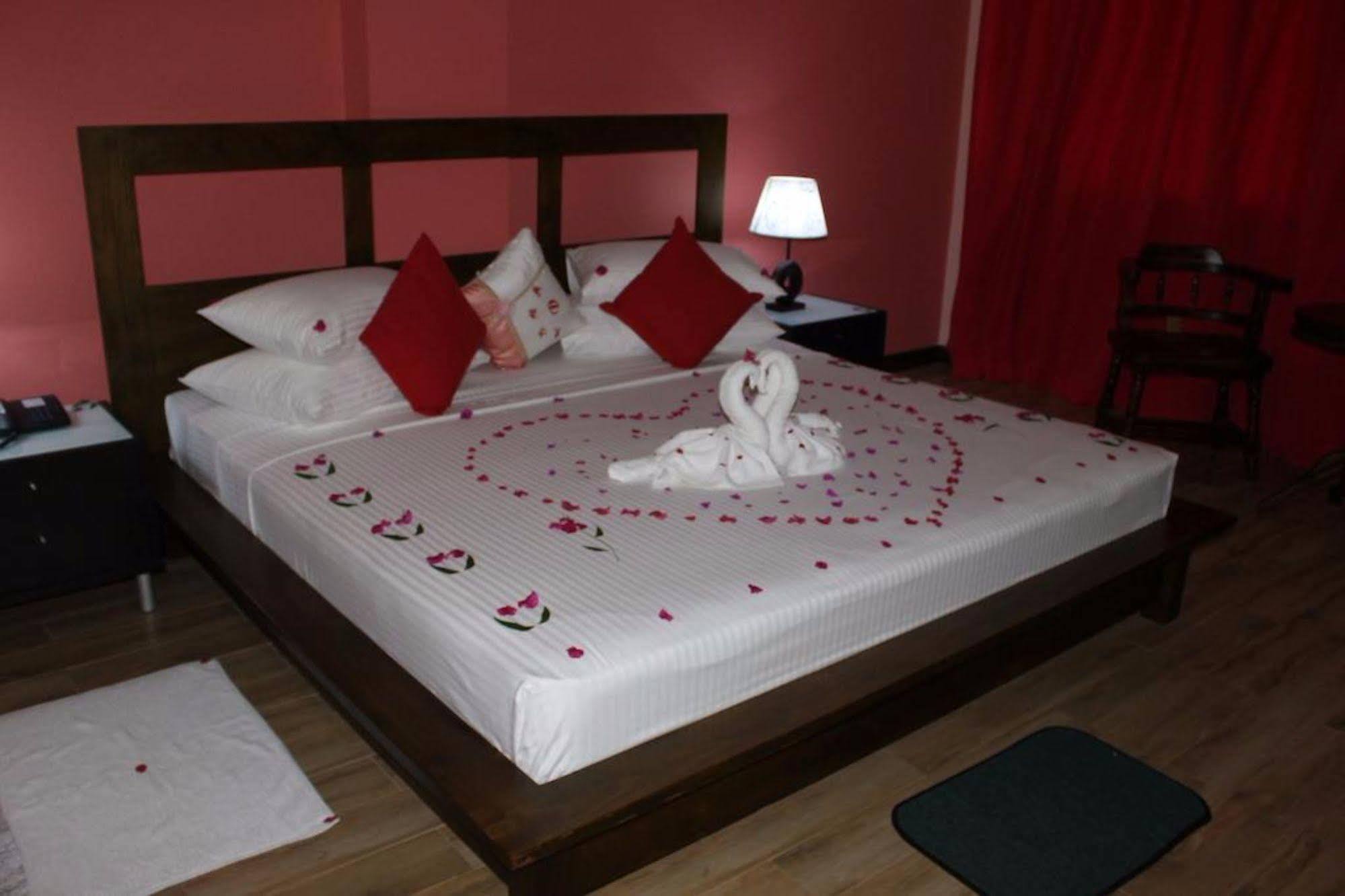 Hotel East Lagoon Batticaloa Esterno foto
